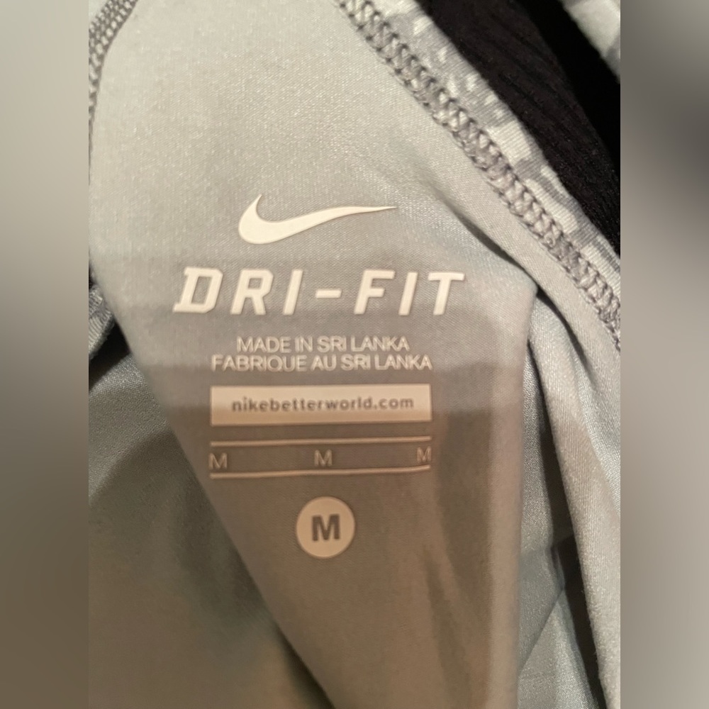 Nike workout racerback athletic tank top size Medium- grey pattern 🎉Host Pick🎉 - Picture 2 of 4